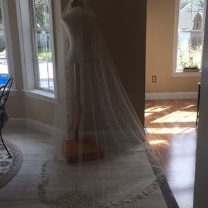 Brand new Custom made veil by Zakka